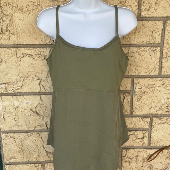 Under Armour Tops - Under armor Workout Tank Top Workout Green Large